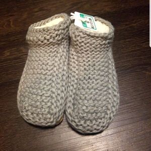 NWT DSW Lemon slippers